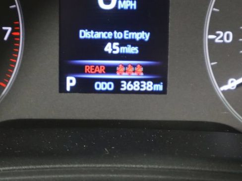 Used 2025 Toyota Corolla SE FWD image 29