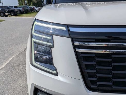 Used 2025 Nissan Armada SV RWD image 9