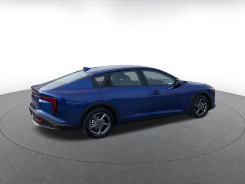 Used 2025 Kia K4 LXS image 15