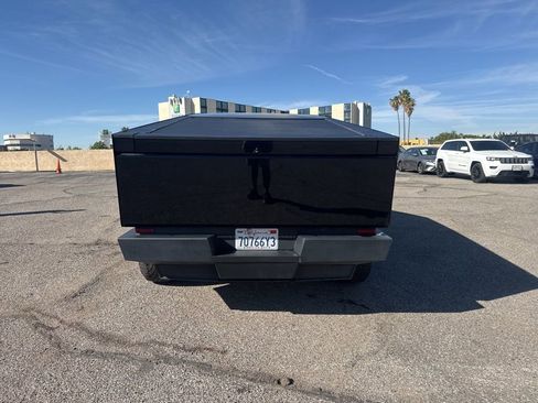 Used 2024 Tesla Cybertruck AWD Crew Cab image 6