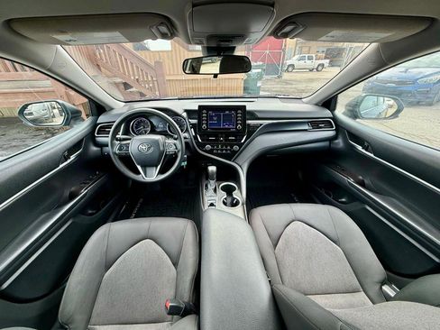 Used 2021 Toyota Camry LE image 36