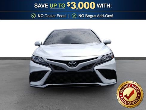 Used 2021 Toyota Camry XSE FWD image 11