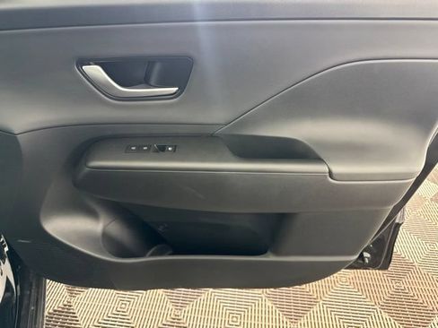 Used 2024 Hyundai Kona Limited AWD/4WD image 20