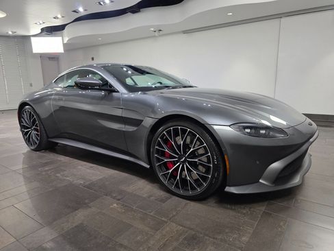 Used 2023 Aston Martin V8 Vantage Coupe image 1