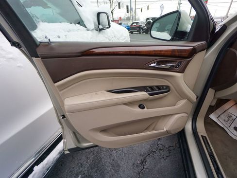 Used 2016 Cadillac SRX Performance w/ Driver Awareness Package image 16