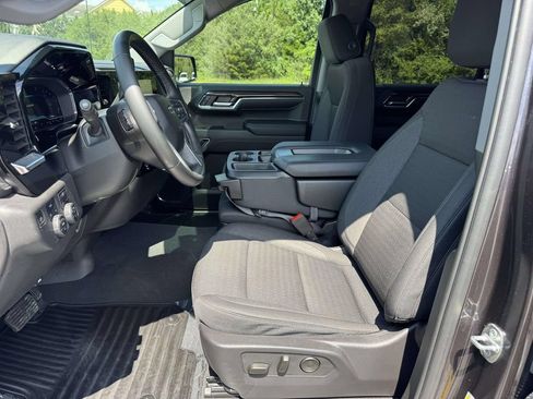 Used 2024 Chevrolet Silverado 1500 RST AWD/4WD image 13