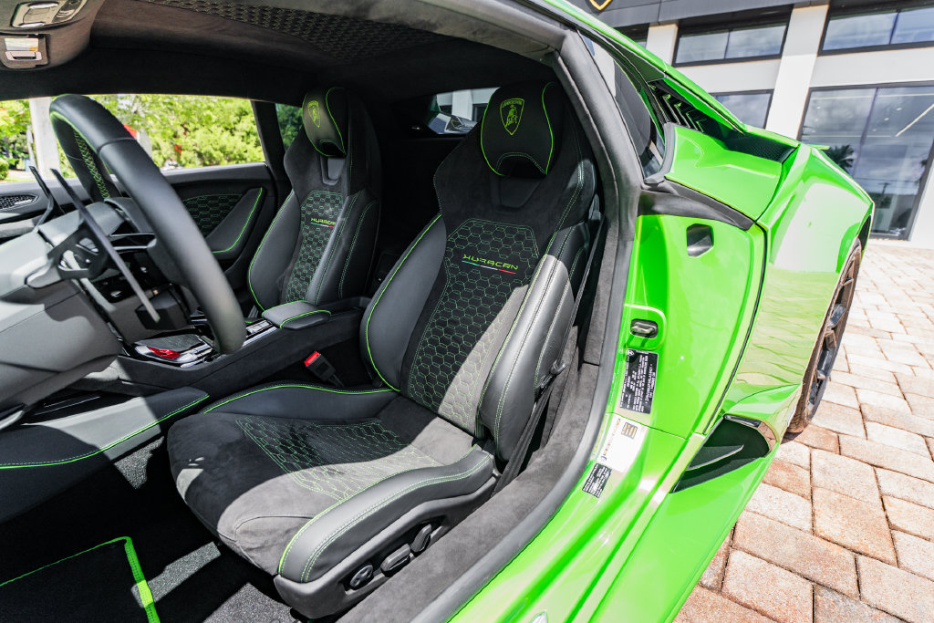 Used 2024 Lamborghini Huracan Tecnica RWD image 20