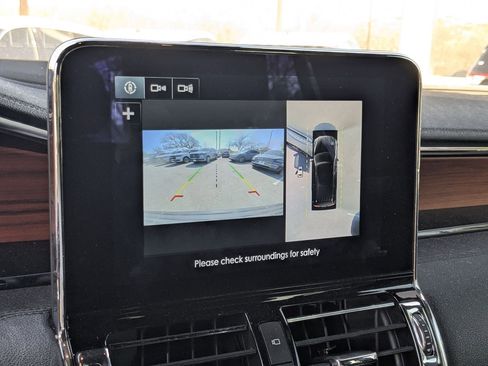 Used 2019 Lincoln Navigator Select w/ Technology Package image 16