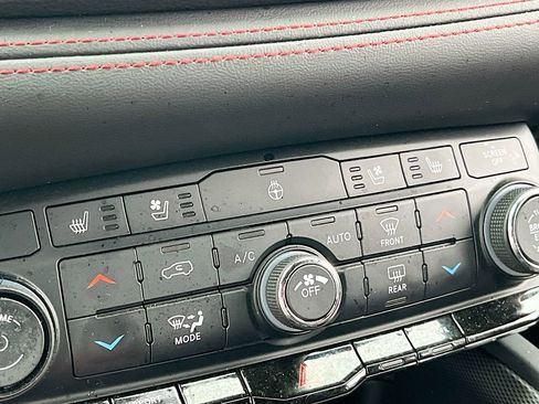 Certified 2024 Dodge Durango GT image 20