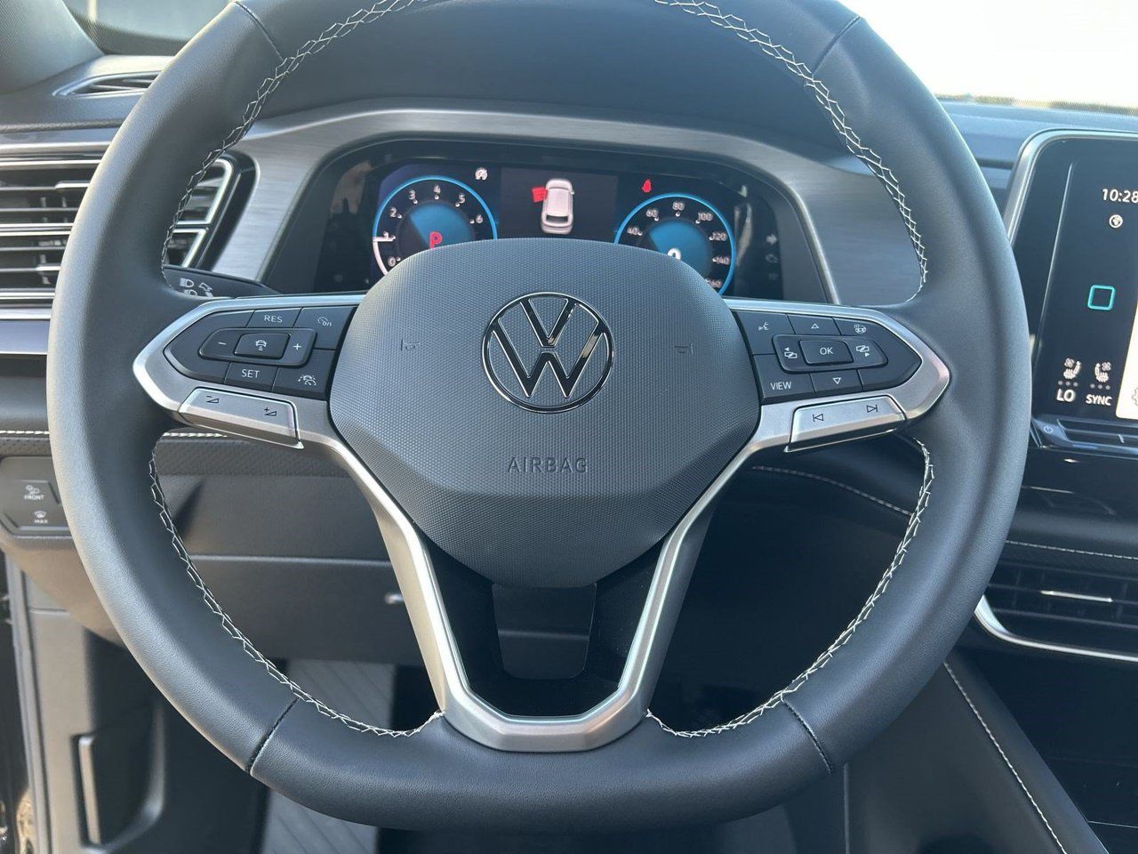 New 2026 Volkswagen Atlas Cross Sport SE FWD image 18