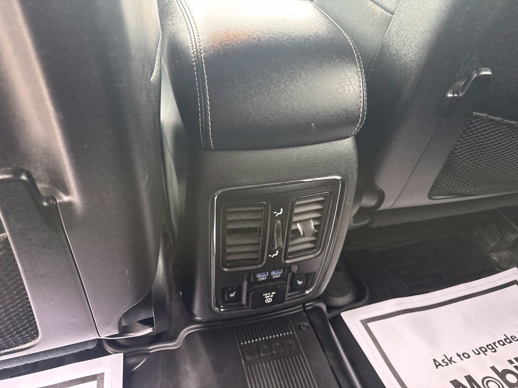 Used 2017 Jeep Grand Cherokee Limited AWD/4WD image 37