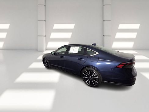 Used 2023 Honda Accord Touring image 7