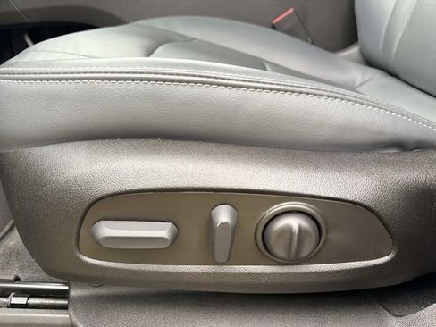 Used 2023 Buick Enclave Essence w/ Experience Buick Package FWD image 23
