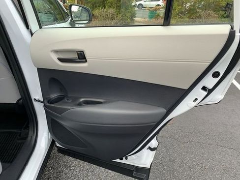 Certified 2025 Toyota Corolla Cross L image 11