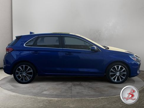 Used 2019 Hyundai Elantra GT FWD image 8