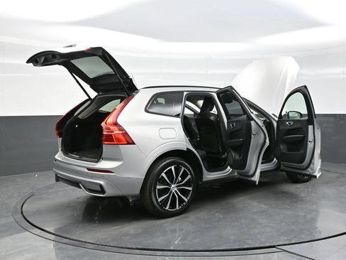Used 2025 Volvo XC60 B5 Plus AWD/4WD image 44
