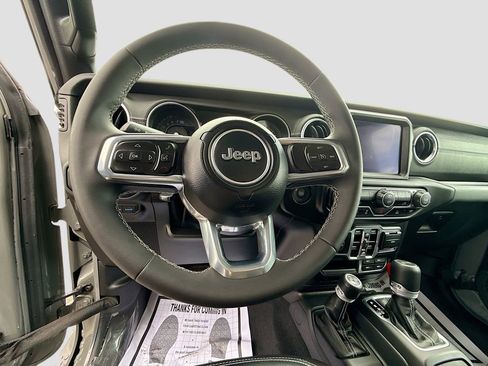 Used 2023 Jeep Wrangler Unlimited Sahara image 12