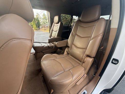 Used 2016 Cadillac Escalade ESV Platinum image 20