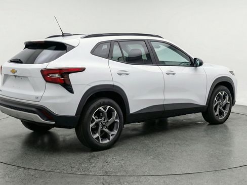 Used 2025 Chevrolet Trax LT image 9