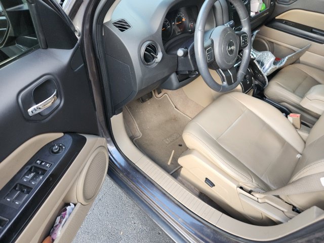 Used 2016 Jeep Patriot High Altitude AWD/4WD image 9