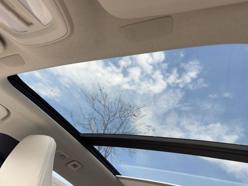 Used 2023 Volvo XC40 B5 Plus w/ Protection Package Premier image 14