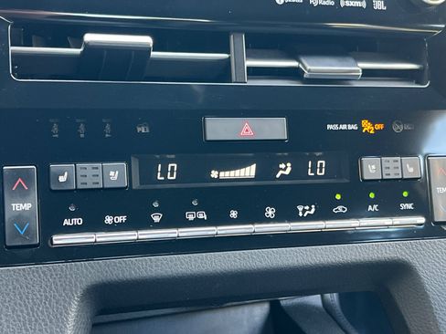 Certified 2019 Toyota Avalon Touring image 19