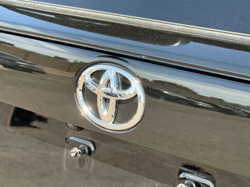 Used 2023 Toyota RAV4 XLE FWD image 9