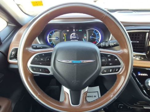 Used 2020 Chrysler Pacifica Limited w/ Advanced Safetytec Group image 32