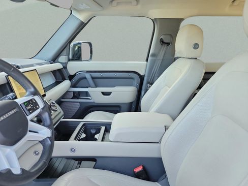 Used 2024 Land Rover Defender 130 S image 12