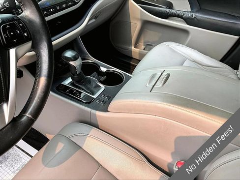 Used 2014 Toyota Highlander XLE AWD/4WD image 13