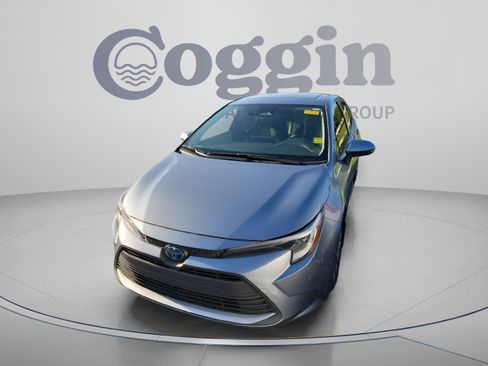 Certified 2024 Toyota Corolla XLE FWD image 2