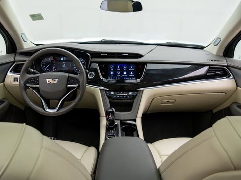 Certified 2023 Cadillac XT6 Premium Luxury image 13