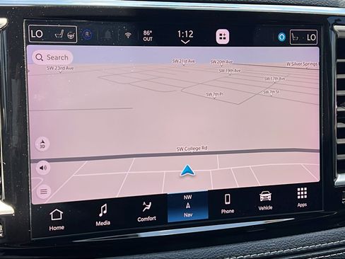 Used 2024 Chrysler Pacifica Limited w/ Uconnect Theater Family Group FWD image 19