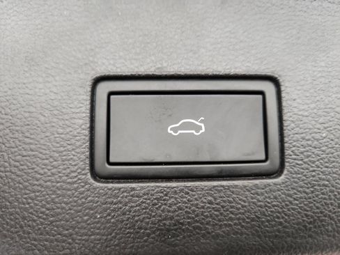 Certified 2025 Volkswagen Atlas SE w/ Panoramic Sunroof Package image 37