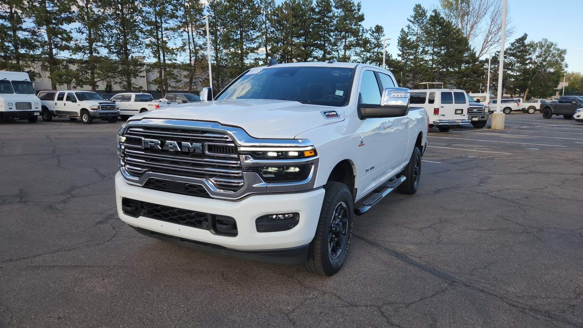 Used 2025 RAM 2500 Laramie AWD/4WD image 3