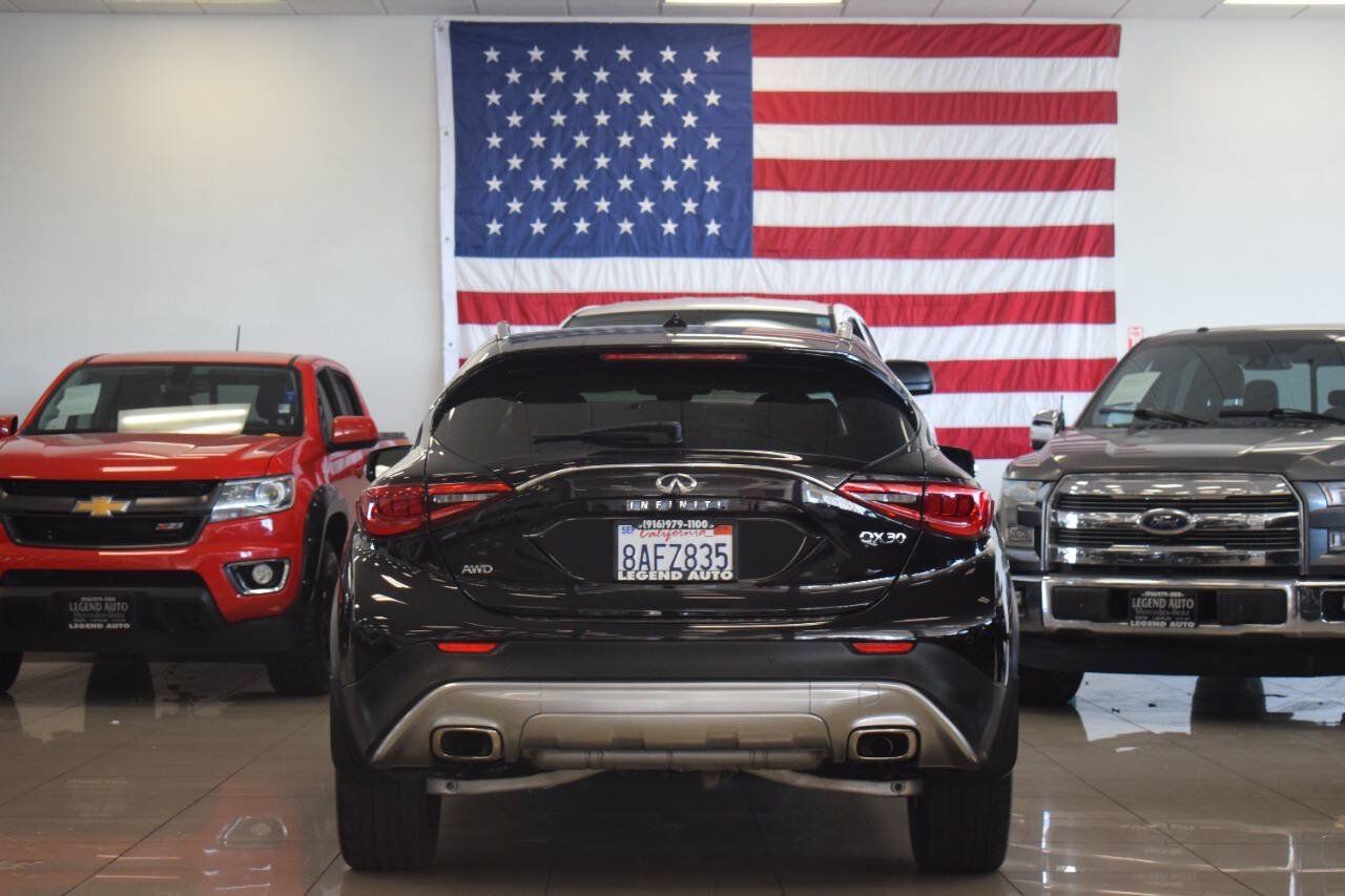 Used 2018 INFINITI QX30 Premium w/ Navigation Package AWD/4WD image 6