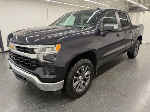 Used 2024 Chevrolet Silverado 1500 LT AWD/4WD image 5