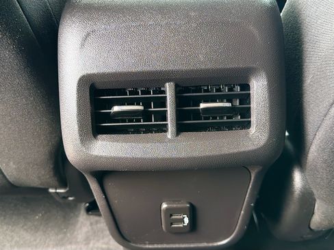 Used 2024 Chevrolet Equinox LS w/ LS Convenience Package FWD image 18