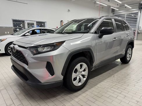 Used 2021 Toyota RAV4 LE image 7