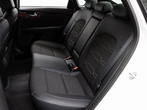 Used 2024 Kia Forte GT-Line image 11