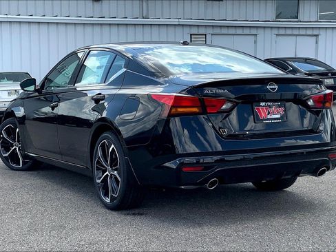 New 2025 Nissan Altima 2.5 SR w/ SR Premium Package image 3