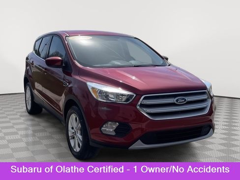 Used 2019 Ford Escape SE image 1