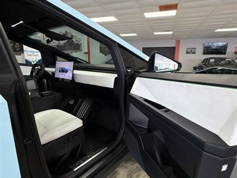Used 2024 Tesla Cybertruck AWD Crew Cab image 41