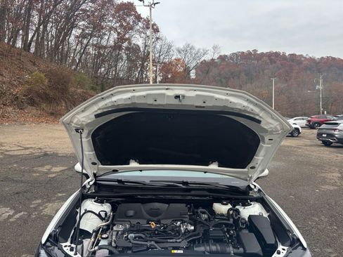 Used 2025 Toyota Camry LE image 31