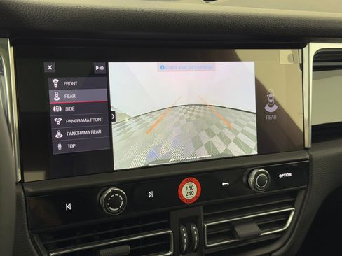 Certified 2026 Porsche Macan AWD/4WD image 21