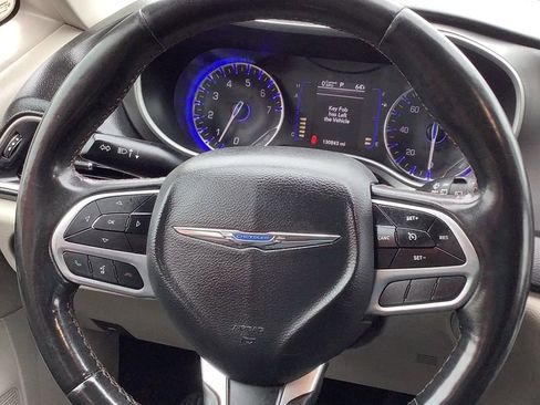 Used 2020 Chrysler Pacifica Touring-L image 21