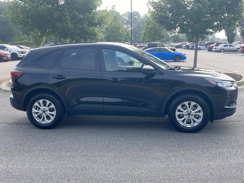 Used 2025 Ford Escape Active AWD/4WD image 2