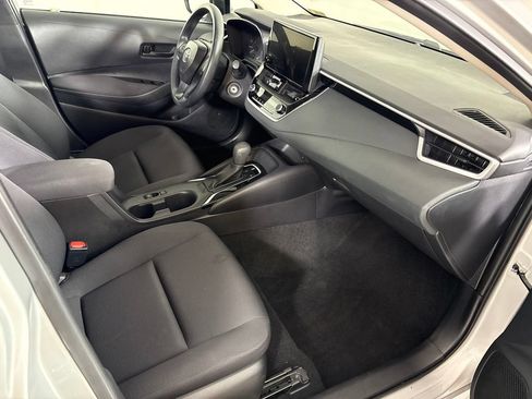 Used 2025 Toyota Corolla LE FWD image 15