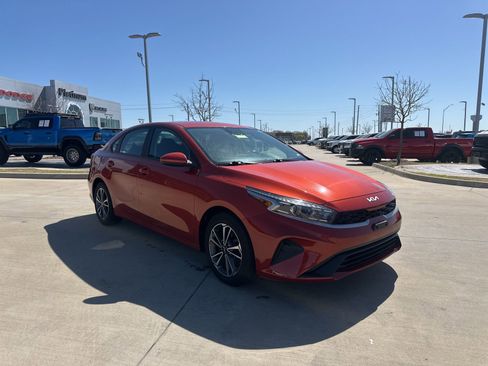 Used 2023 Kia Forte LXS image 5