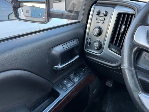 Used 2018 GMC Sierra 2500 SLT w/ Duramax Plus Package AWD/4WD image 29